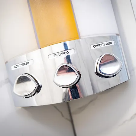 Guest house Kings Arms - Luxury Double - Waterfall Shower - Self Check In Whitehaven