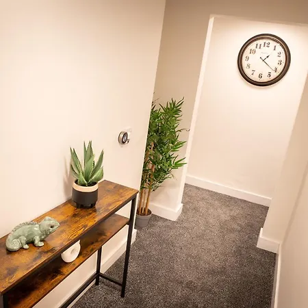 Kings Arms - Luxury Double - Waterfall Shower - Self Check In