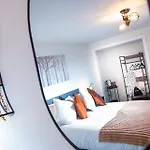 Kings Arms - Luxury Double - Waterfall Shower - Self Check In Vendégház